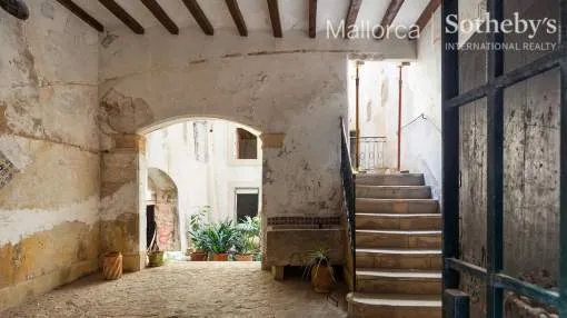 Palace in the historic center of Palma for refurbishment Palace in the historic center of Palma for refurbishment